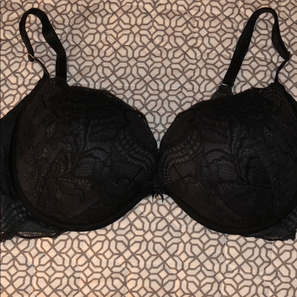 NWOT Victoria’s Secret Black Lace Bra